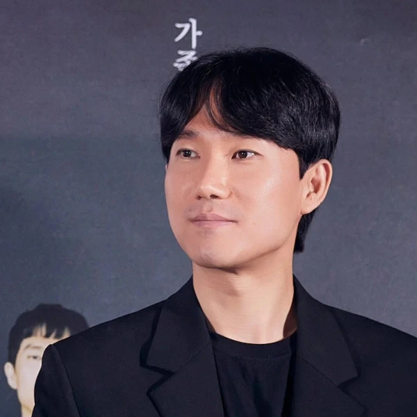 Lee Dojin